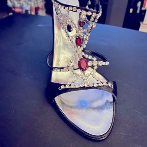 🔥NEW COLIN STUART BLACK HIGH HEELS WITH CRYSTALS. 4in Heels.SIZE 8.5